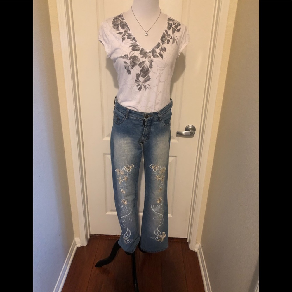 👇🏻$Reduced to lowest price. Coldname classic fit embroidered washed denim